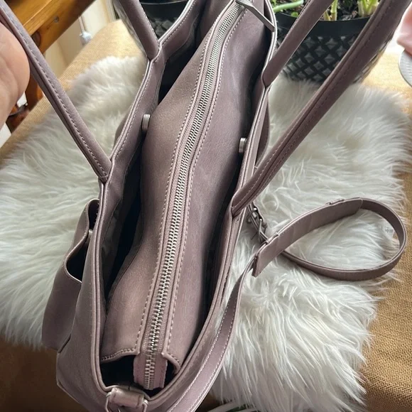 Matt & Nat travel bag / gym bag / large bag crossbody bag hand bag laptop bag - Picture 14 of 16